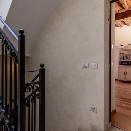 Piazza Martiri-In Pieno Centro Sotto Al Castello Apartment Carpi Exterior foto